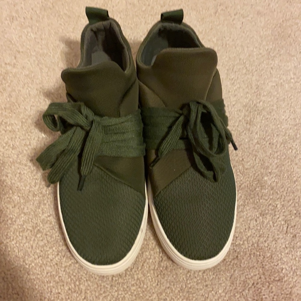 Steve Madden slip on